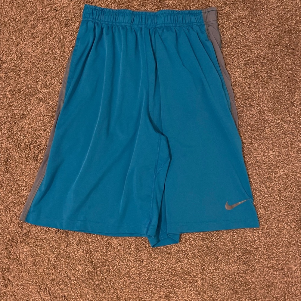 Nike Men’s basketball shorts, long M